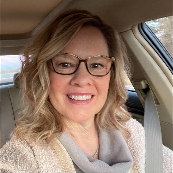 Meet your Posher, Sharon - Picture 1 of 1